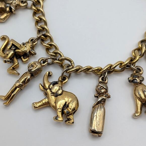 Vintage Walt Disney Productions Jungle Book Gold Tone 12-Charm Bracelet 7in - Picture 2 of 8